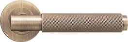 Oi 30 Signature Knurled Antique Brass